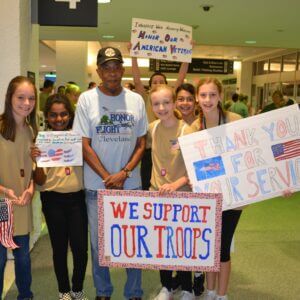 Cleveland area teens welcome home a veteran from his Honor Flight.
